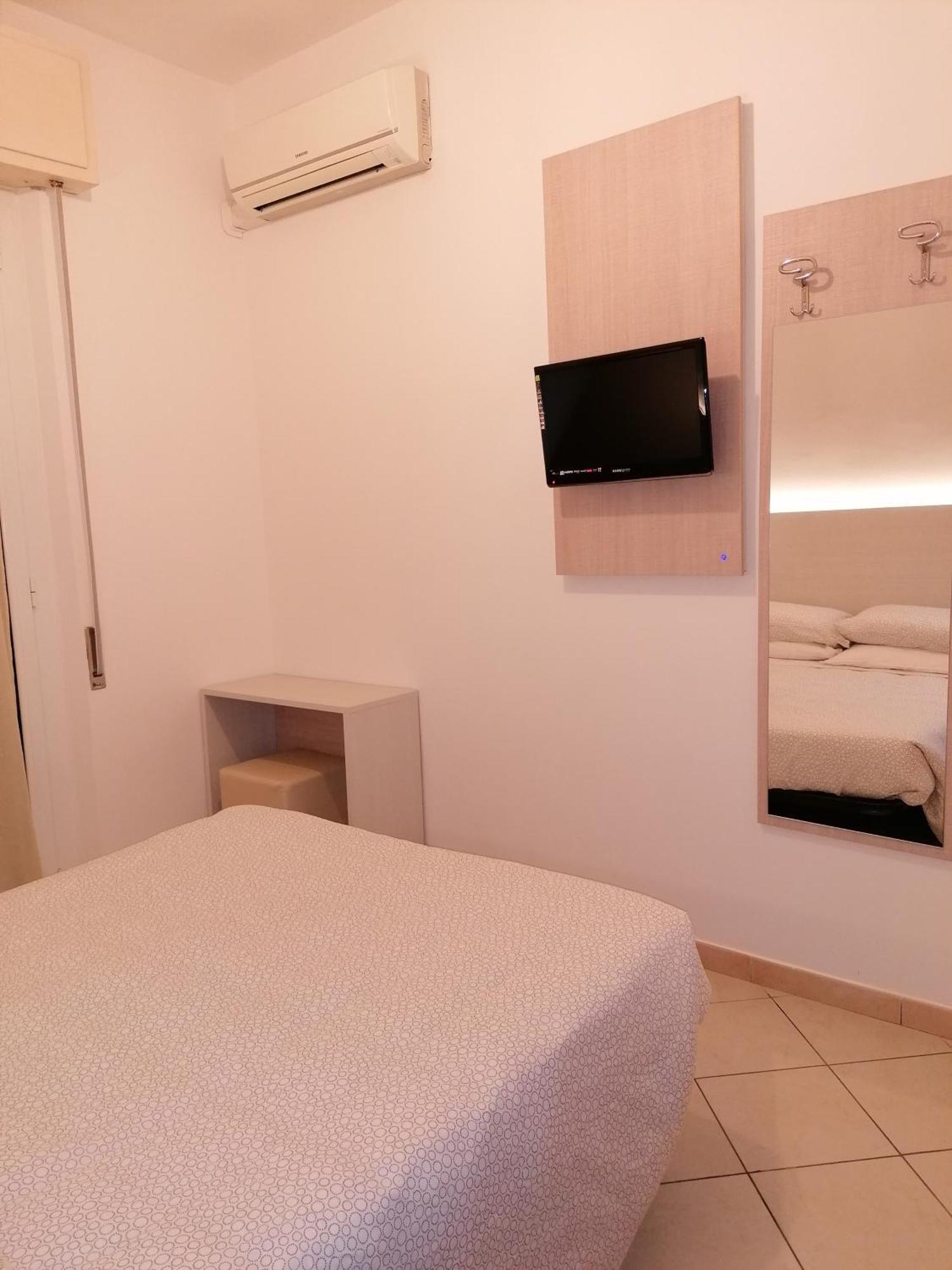 Hotel Andrea'S Rimini Zimmer foto
